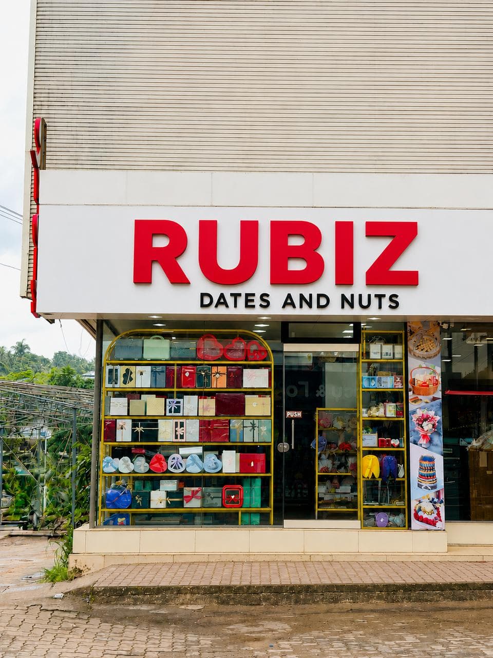 RUBIZ DATES & NUTS